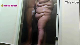 trio bisexual en la regadera mi esposo mi compadre y yo 😘