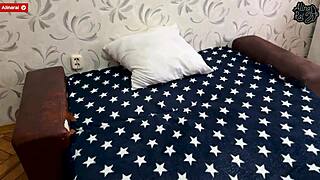 Wow, mun parhaan kaverin äiti on vieraanvarainen MILF valmis doggystyleen jaksossa 4!