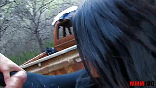 Viděl jsi velkokozenou cikánskou kurvu šukanou v lese do prdele?