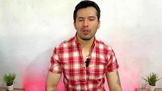 Straight Friend Lets Gay Buddy Suck His 23cm Cock?