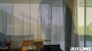 i watch kelly collins' exclusive vixen debut