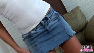 man, these skinny jeans rub my petite frame in all the right spots!