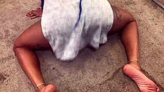 twerking upskirt with sexy moves