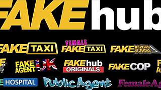 javni agent uočava vruću plavušu sa prirodnim sisama, ubeđuje je za sirovo studentsko jebanje na ulici.