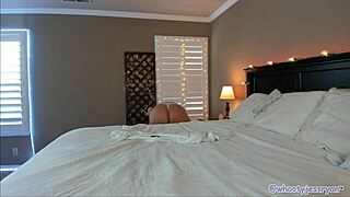 whootyjessryan performs solo camshow