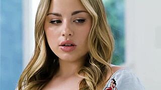 Vanna Bardot, Anna Claire Clouds, Alexis Tae Make It Work with Blowjobs and Lesbians