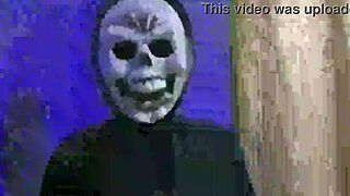 Is this skull man fucking deliciously?