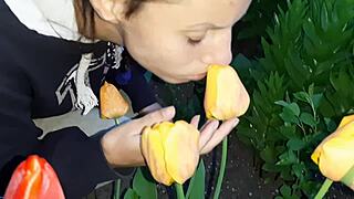 my girlfriend licks pussy to orgasm