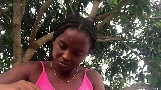 Crazybitch loves to unbox packaged infront of strangers