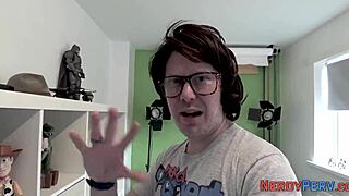 amateur gives handjob to nerd in reality