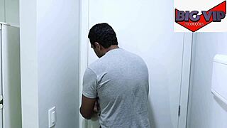 Victoria Dias Feels Intense Double Penetration with Tony Tigrao