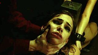 Heiße junge in Strumpfhosen wird gefickt! Zwei geile Schlampen dominieren Sydney Szene!