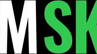 feeling up hot ladies at the grocery store today