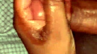 Wife Receives Handjob Leading To Cumshot