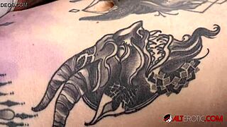 sascha plays with amber luke during tattoo session