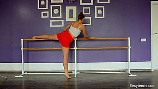 Yanna, the hot naked gymnast on display