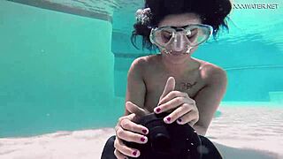 Brita Piskova Masturbates Underwater In Pool!