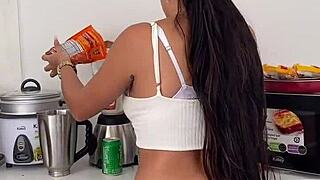 Accompany Me to Make Breakfast with Beautiful Latina