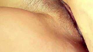 Grote kont meid 18+ rijdt cowgirl met ingevette missionaris close-up