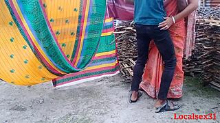 Desi Indian bhabi outdoor sex video by localsex31