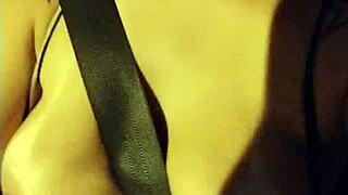 Peruvian brunette shows big tits in São Paulo traffic