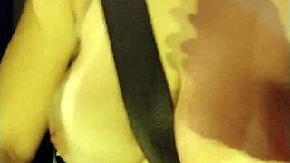 Peruvian brunette shows big tits in São Paulo traffic