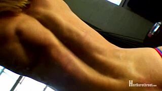 바일 근육, 통 입고. 원초적인 힘 왜 이렇게 유혹적이지?