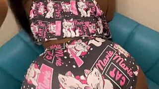 hey colombiana, wanna pay for that delivery with some hot sex?