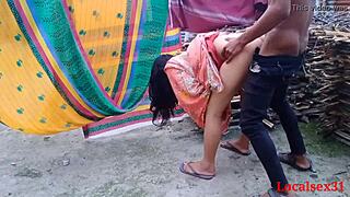 Desi Indian bhabi outdoor sex video by localsex31