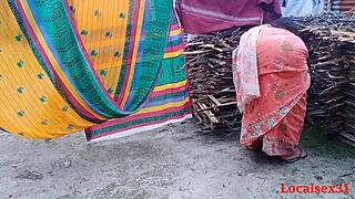 Desi Indian bhabi outdoor sex video by localsex31