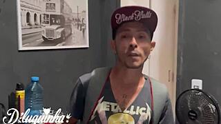 Look What Happened When The Photographer Hit On His Hetero Client!