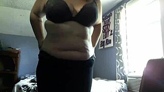 Hey stepmom, strip down and bang me before your date tonight!