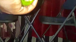 Plantain versus poivron, she gets wet and cums