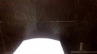 so hot watching this girl pee outdoors