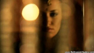 Seductress Indian MILF dancer teasing and undressing 😏