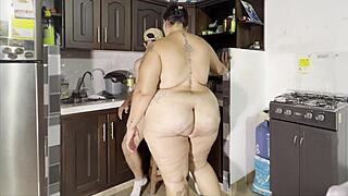 my neighbor helps me spend the night and i tit fuck her 😏