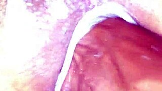 Recebendo mão no meu cu em fisting anal.