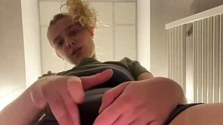 Extreme fingering pussy close up anal plug big ass
