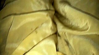 Bisexuell kille blir vild med sexiga damer i shalwar.