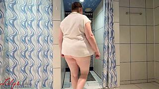 Swinging my macromastia boobs 😏