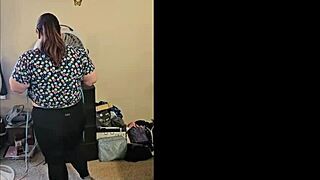 bbw dances to milkshake