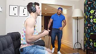 gamer twink tips delivery driver with his tight ass