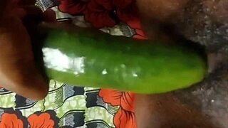 cyndy blackslave - cucumber fuck with squirt