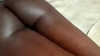 i let mr. g play wit my beautifull black ass, its so sexy