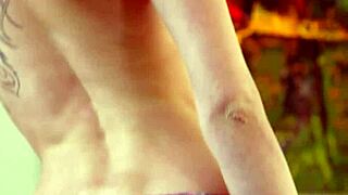 i'm experiencing heavenly pleasures sucking that shlong