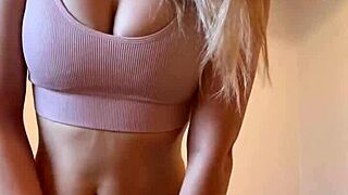 I'm so horny, which hole do you want to fuck first, Maiskii?