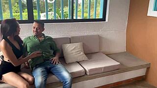 cachonda agente inmobiliaria bangs clients to seal big deal part 1