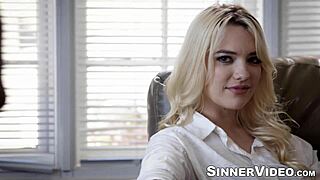 muscular derrick pierce drills blonde kenna's wet shaved pussy cowgirl 😈