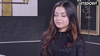 छोटी इतालियन बेब को जोर से डोमिनेट किया गया