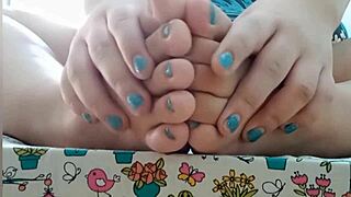 Feet Fetish Tease with Curvy Latina BBW Body